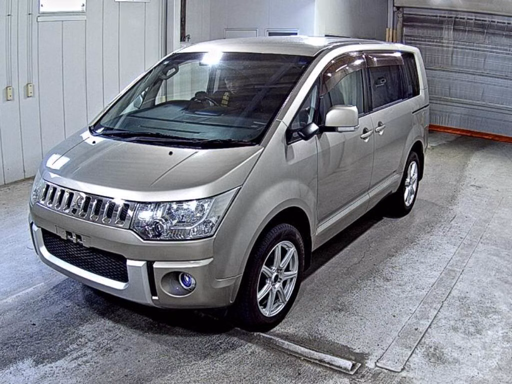 MITSUBISHI DELICA D:5
