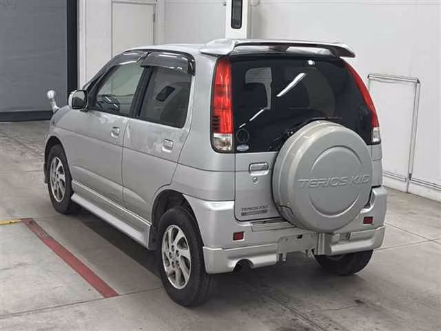 DAIHATSU TERIOS KID