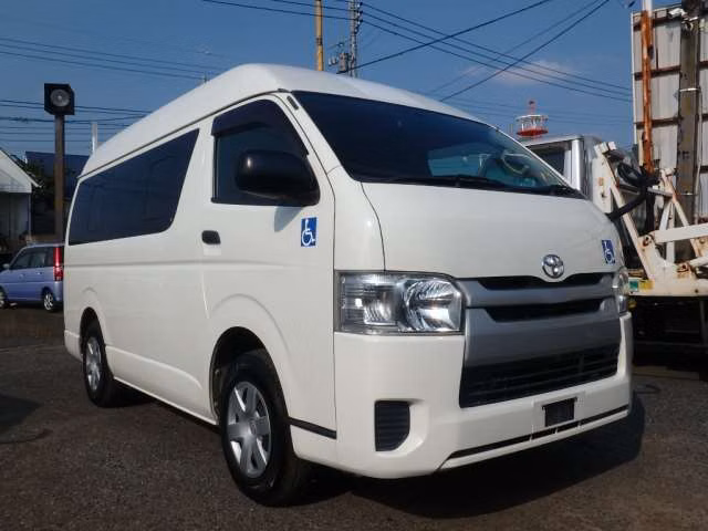 TOYOTA REGIUS ACE
