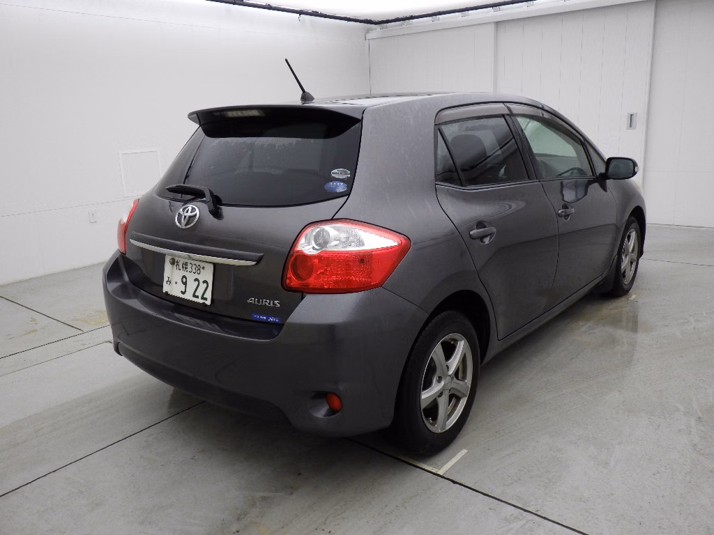 TOYOTA AURIS