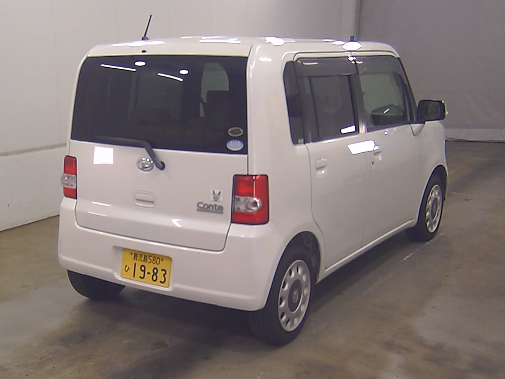 DAIHATSU MOVE CONTE