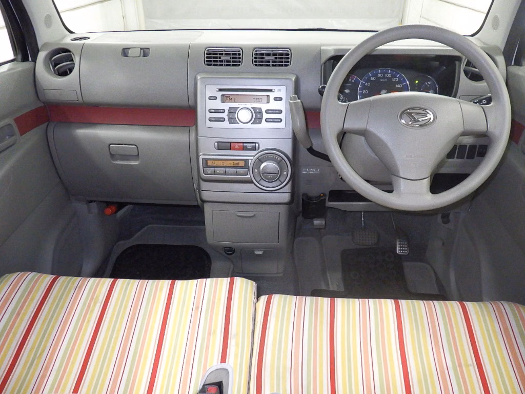 DAIHATSU MOVE CONTE