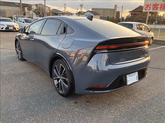 TOYOTA PRIUS