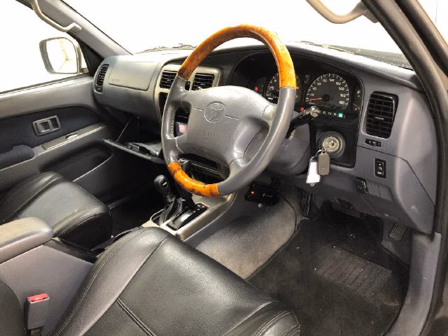 TOYOTA HILUX SURF