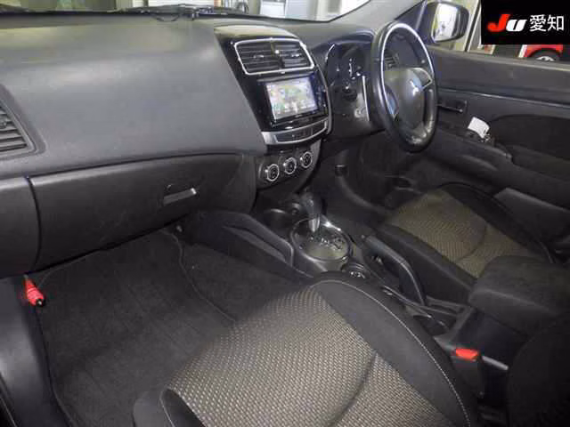 MITSUBISHI RVR