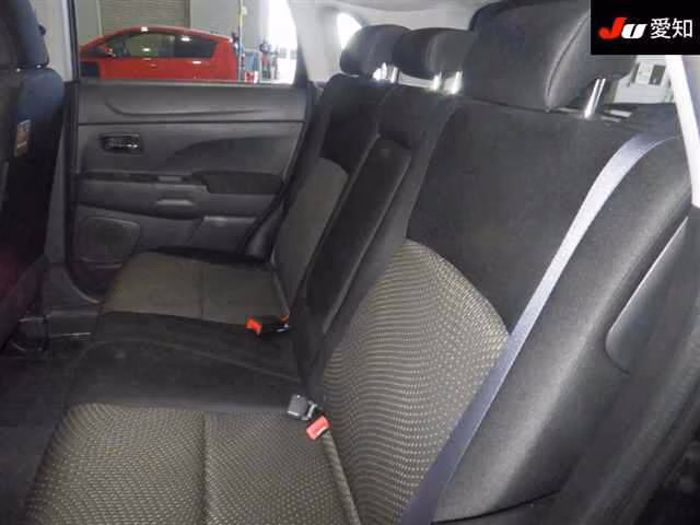 MITSUBISHI RVR
