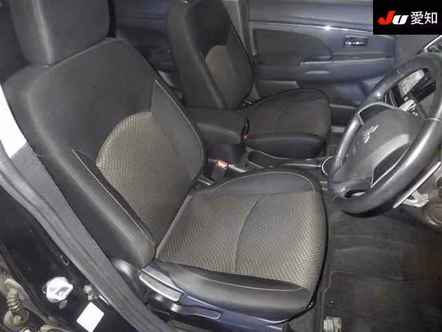MITSUBISHI RVR