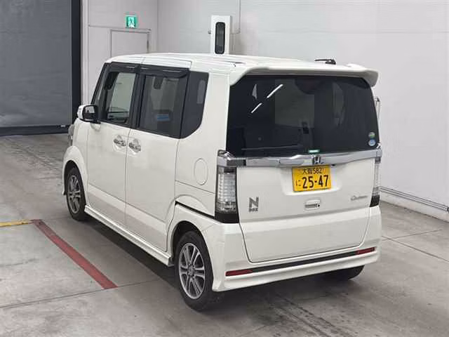 HONDA N-BOX