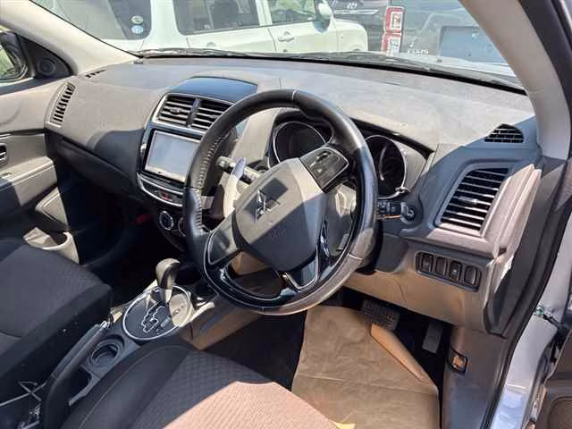 MITSUBISHI RVR