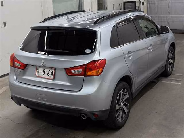 MITSUBISHI RVR