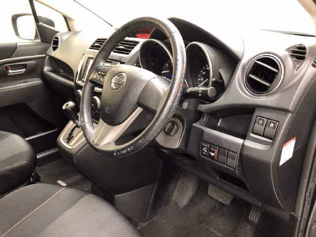 NISSAN LAFESTA