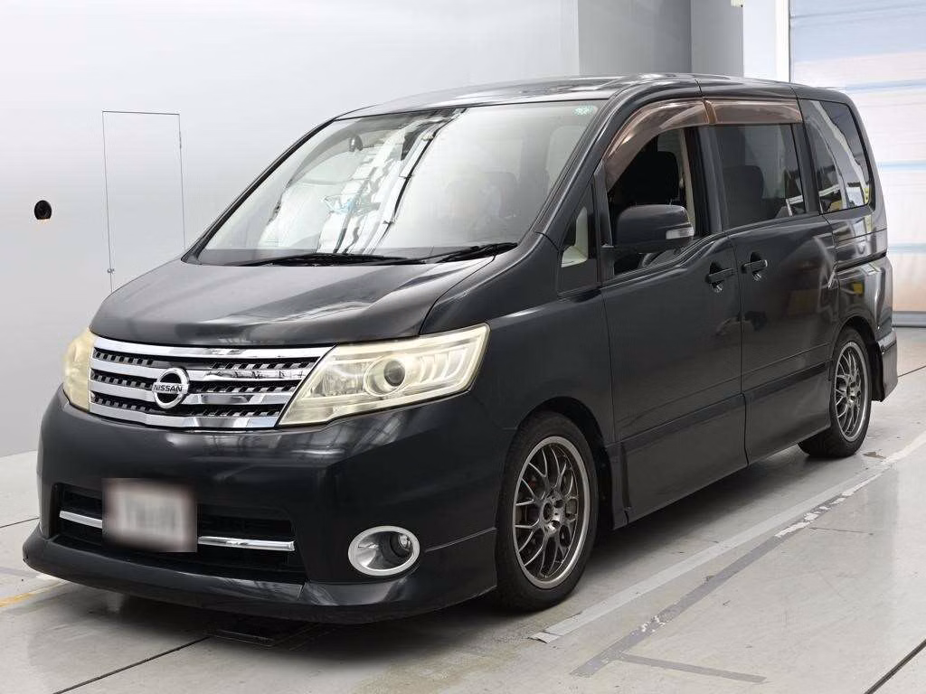 NISSAN SERENA