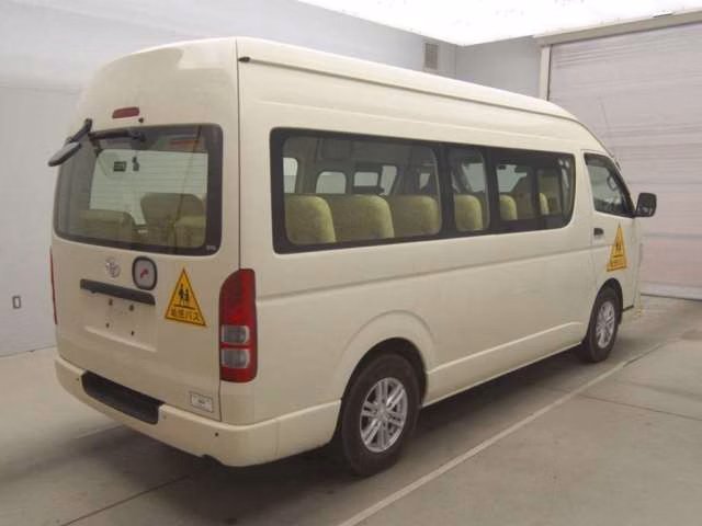 TOYOTA REGIUS ACE