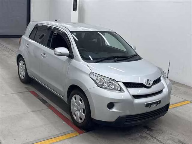 TOYOTA IST