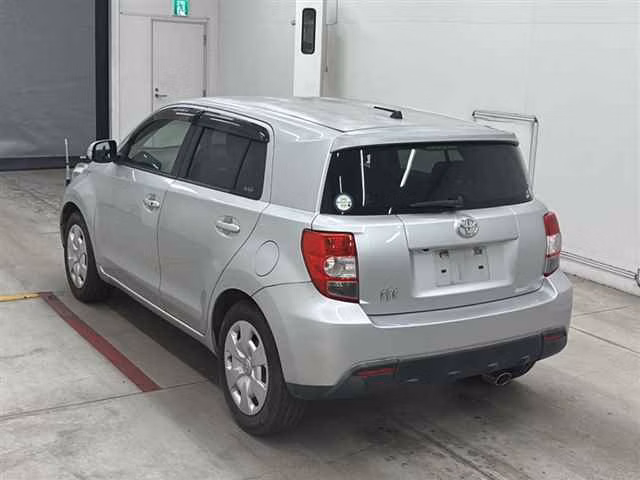 TOYOTA IST