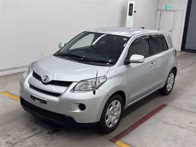 TOYOTA IST