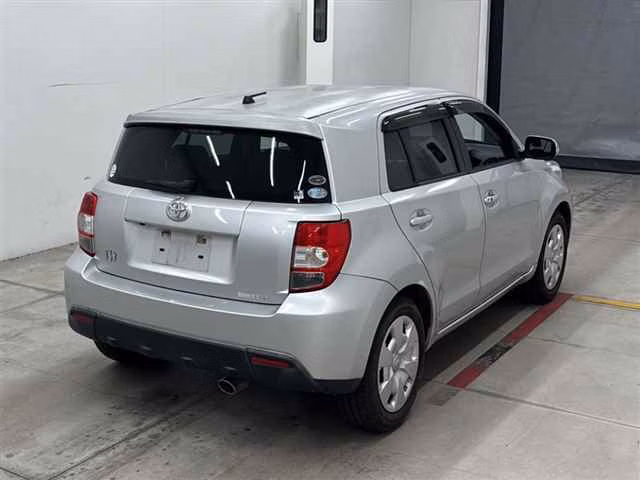 TOYOTA IST