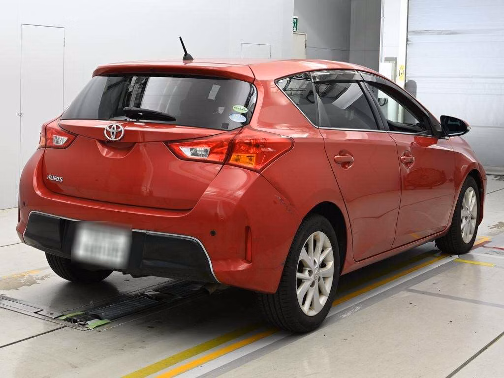 TOYOTA AURIS
