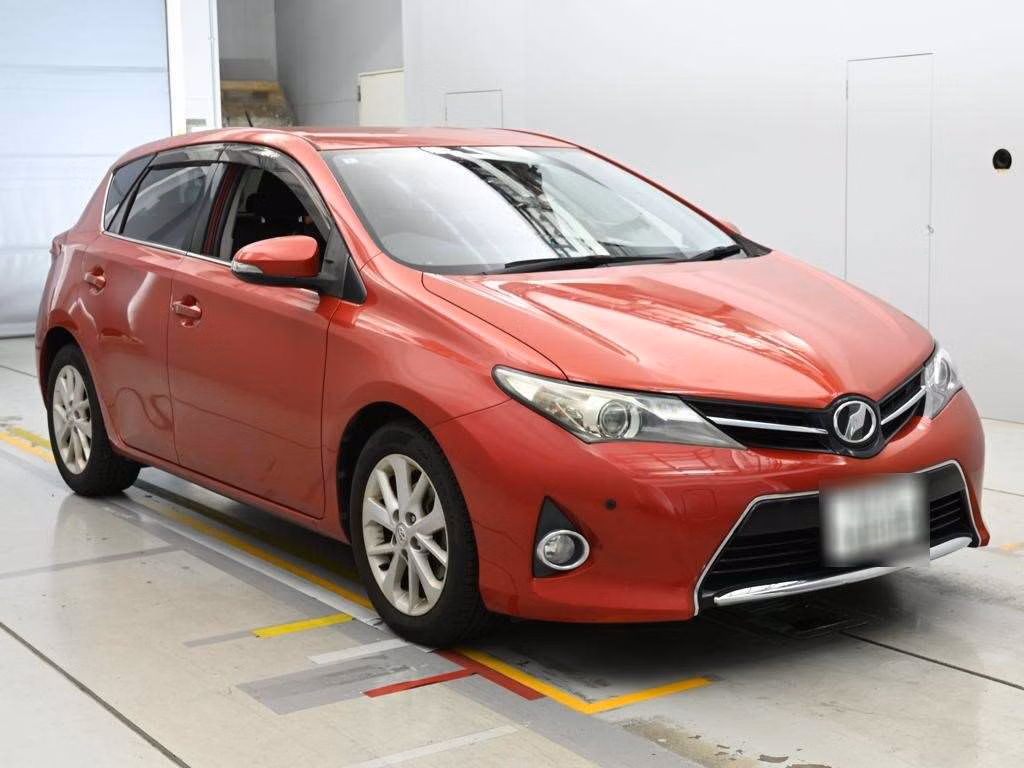 TOYOTA AURIS