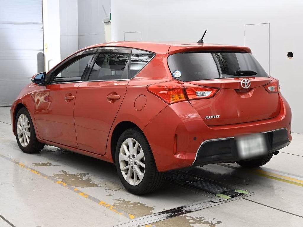TOYOTA AURIS