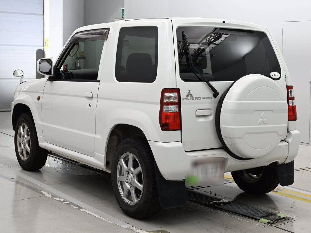 MITSUBISHI PAJERO MINI
