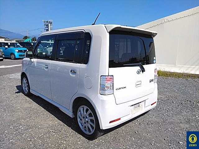 DAIHATSU MOVE CONTE