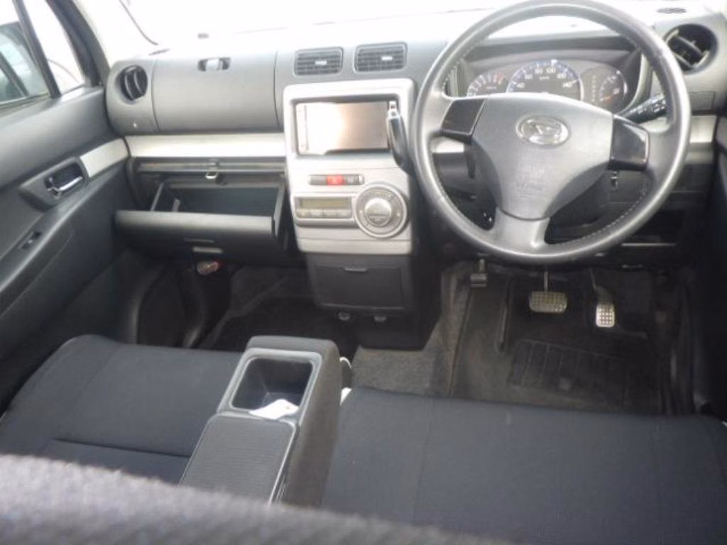 DAIHATSU MOVE CONTE
