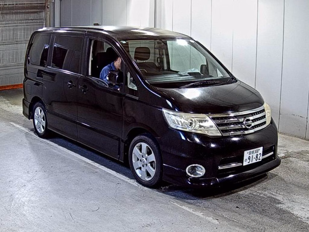 NISSAN SERENA