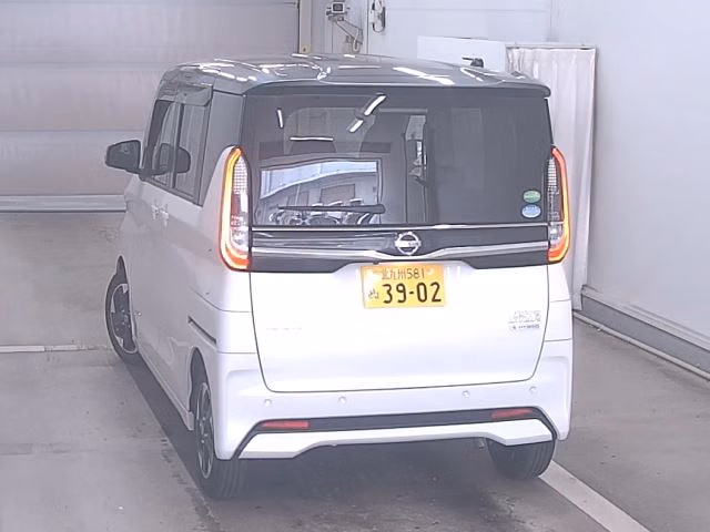 NISSAN ROOX