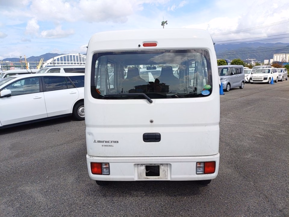 MITSUBISHI MINICAB