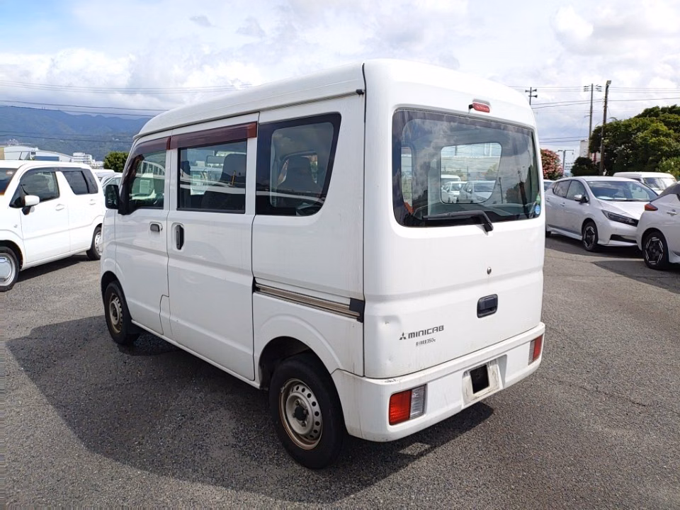 MITSUBISHI MINICAB