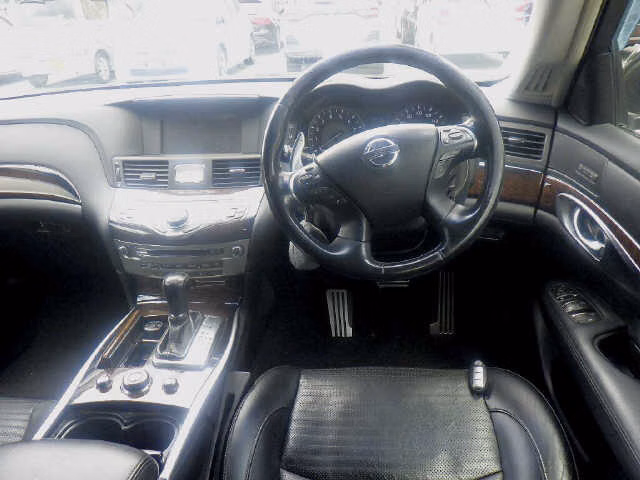 NISSAN FUGA