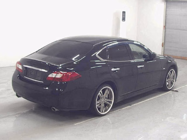 NISSAN FUGA