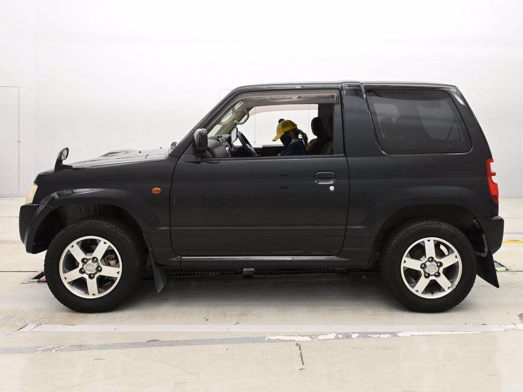 MITSUBISHI PAJERO MINI