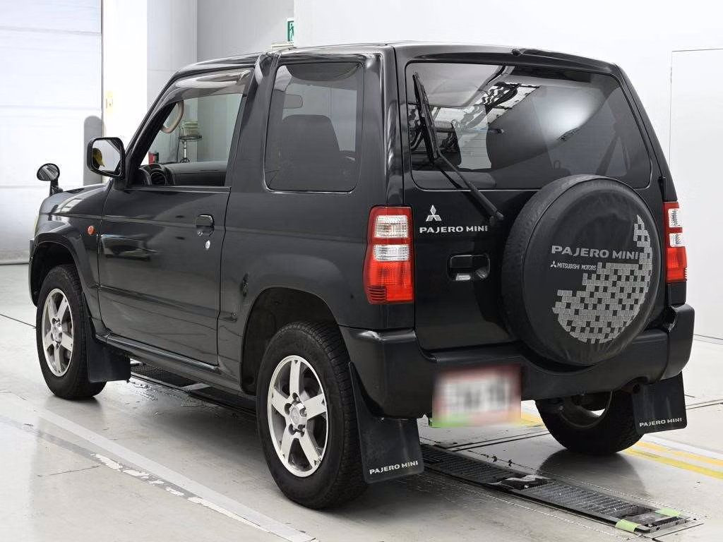 MITSUBISHI PAJERO MINI