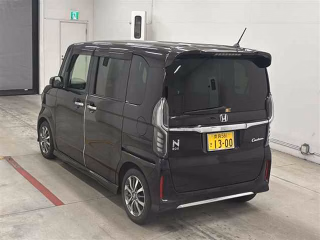 HONDA N-BOX