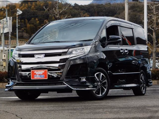 TOYOTA NOAH
