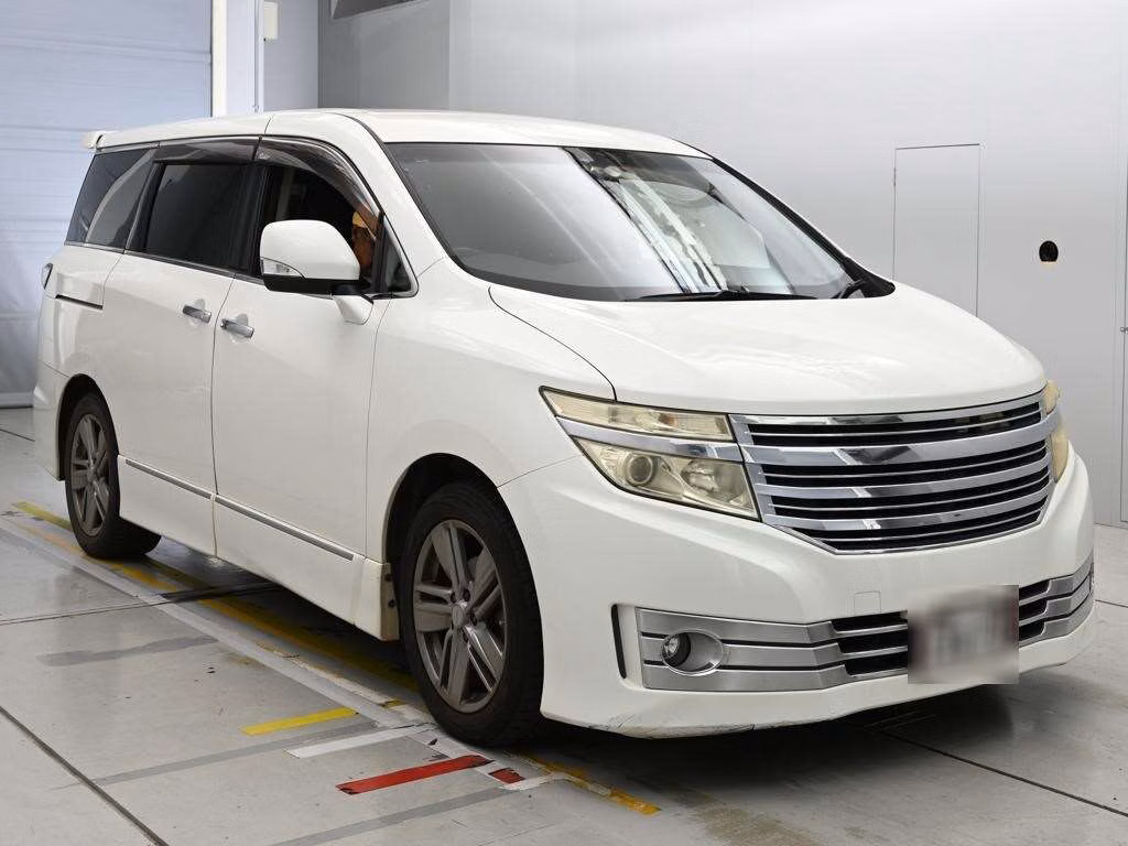 NISSAN ELGRAND