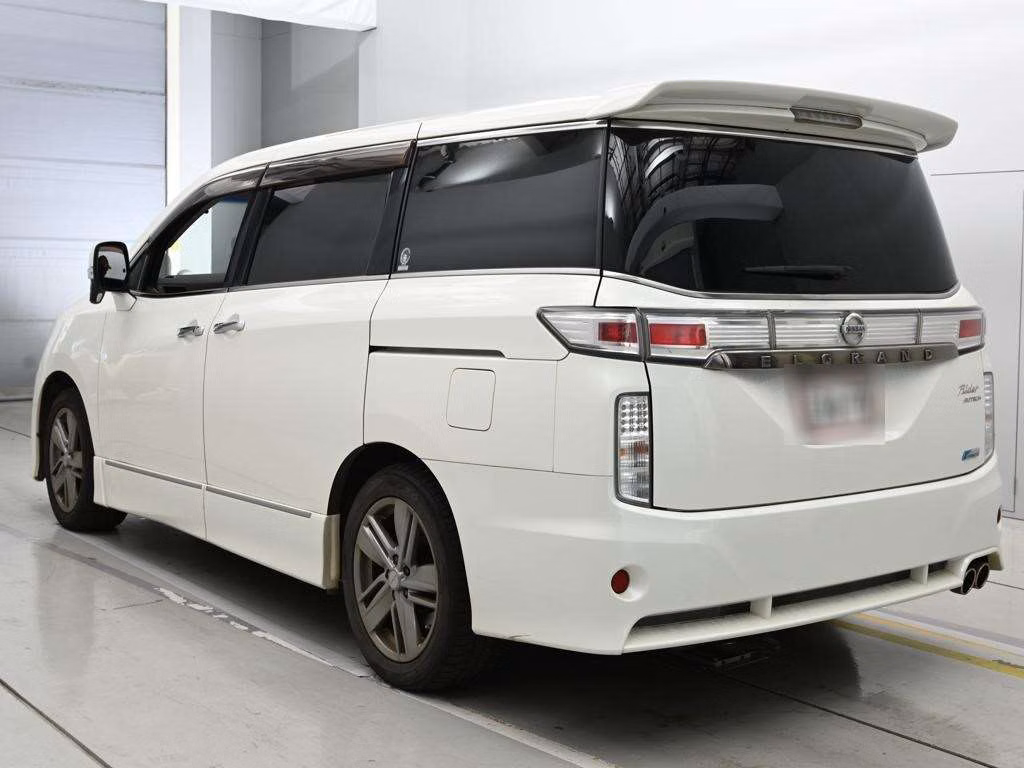 NISSAN ELGRAND