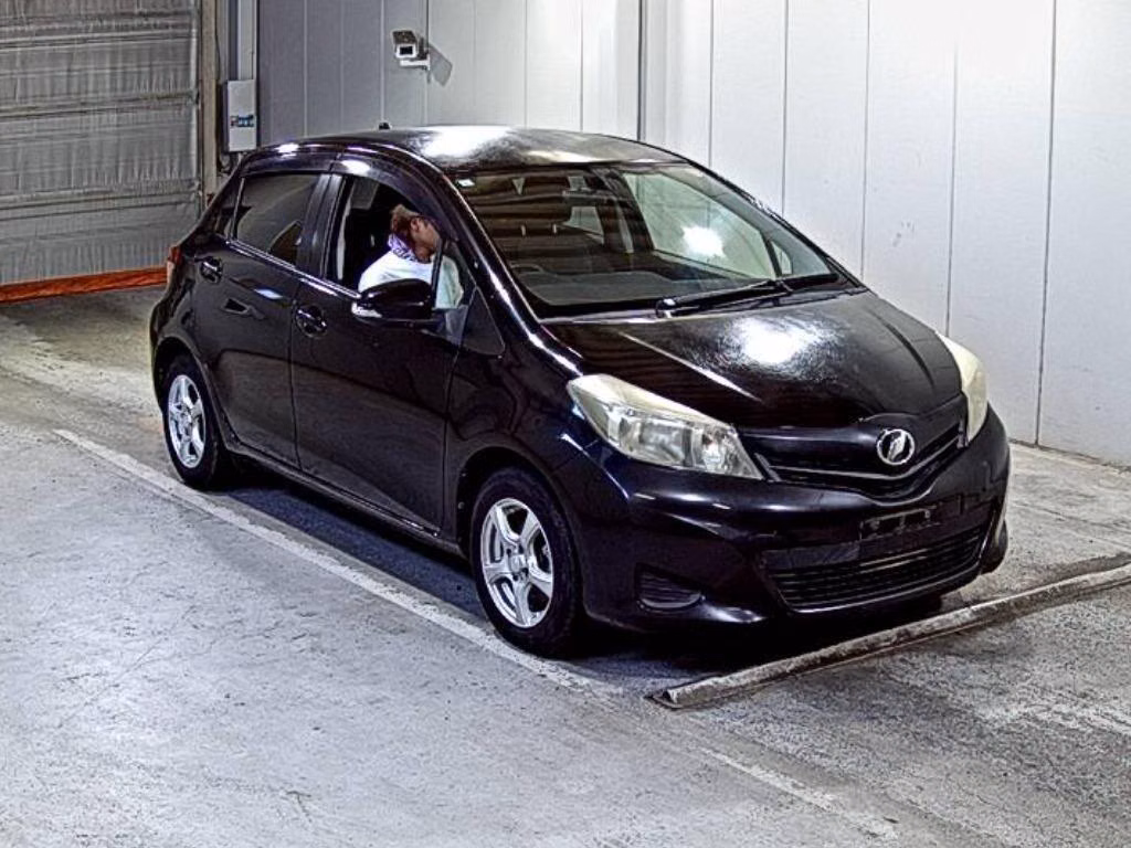 TOYOTA VITZ