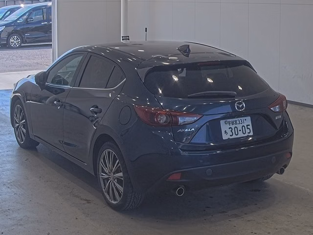 MAZDA AXELA