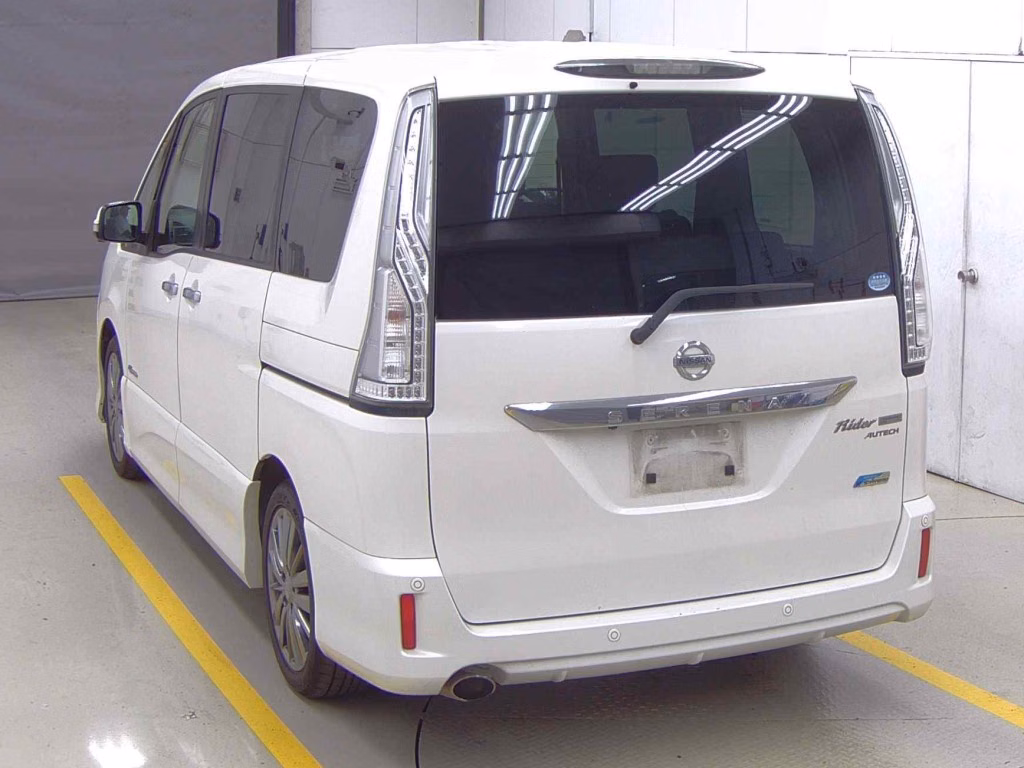 NISSAN SERENA