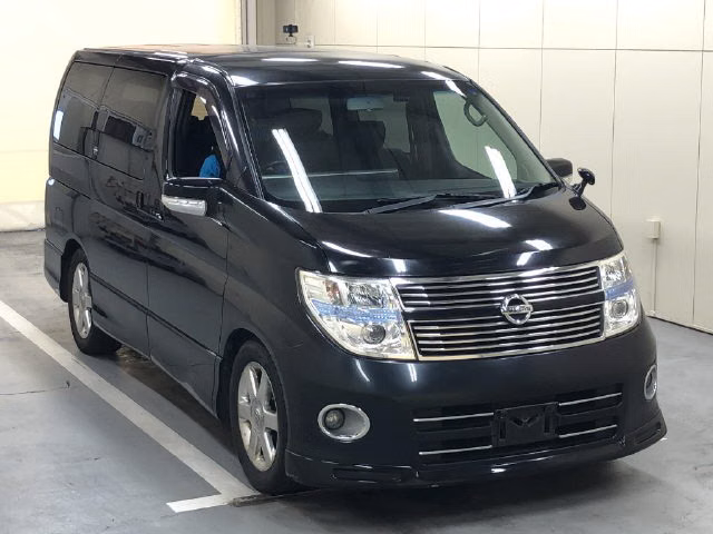 NISSAN ELGRAND
