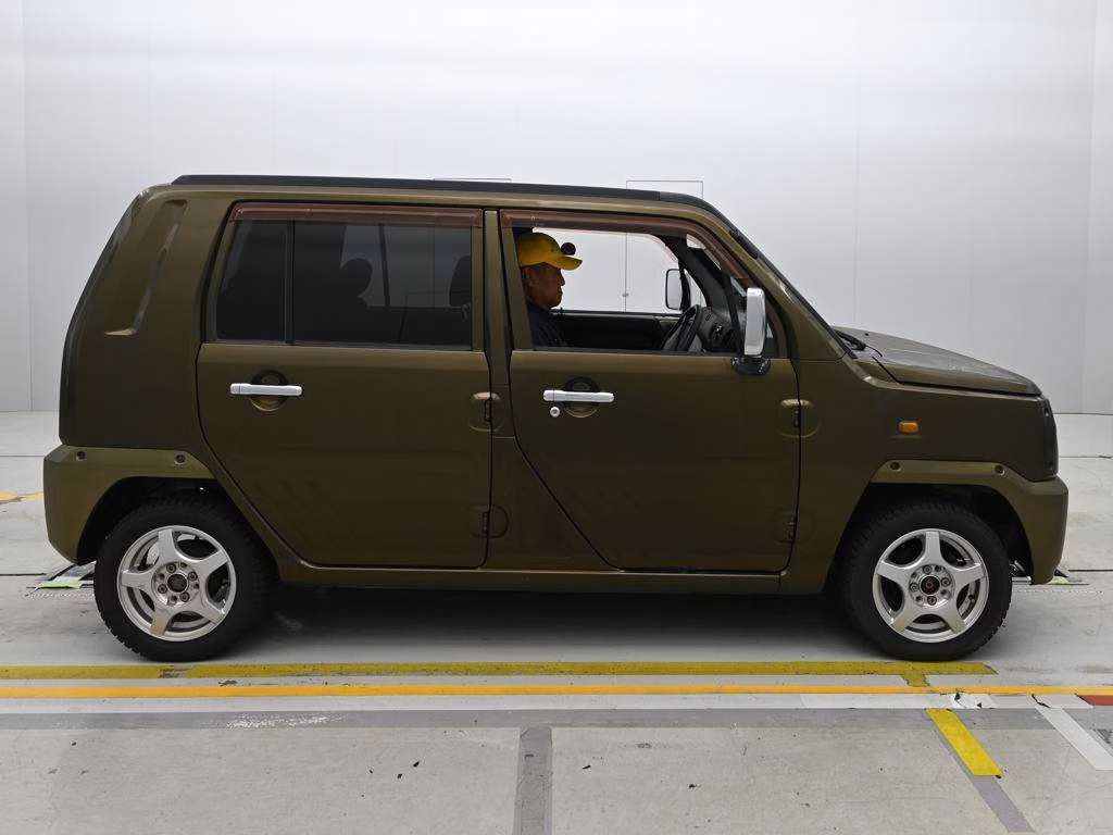 DAIHATSU NAKED