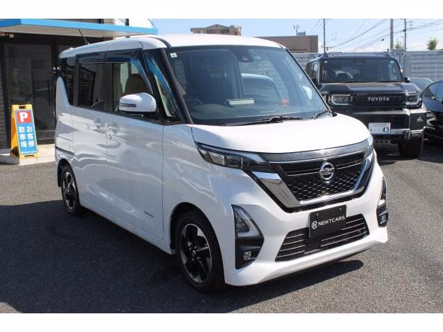 NISSAN ROOX