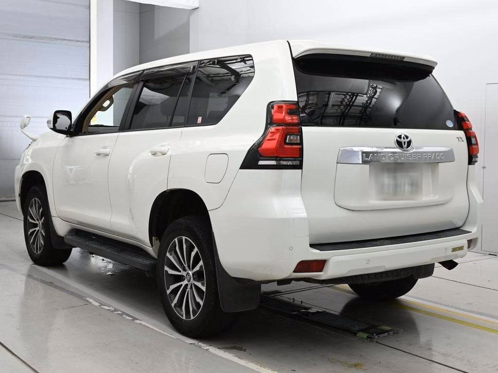 TOYOTA LAND CRUISER PRADO