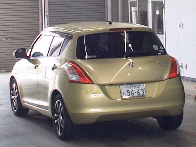 SUZUKI SWIFT