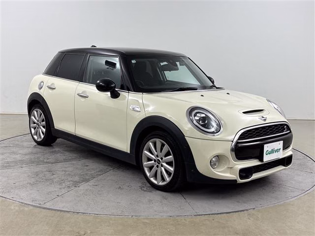 MINI HATCH