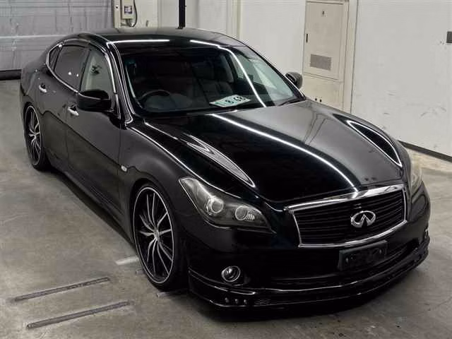 NISSAN FUGA
