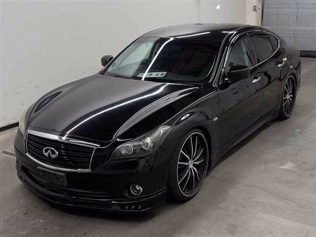 NISSAN FUGA